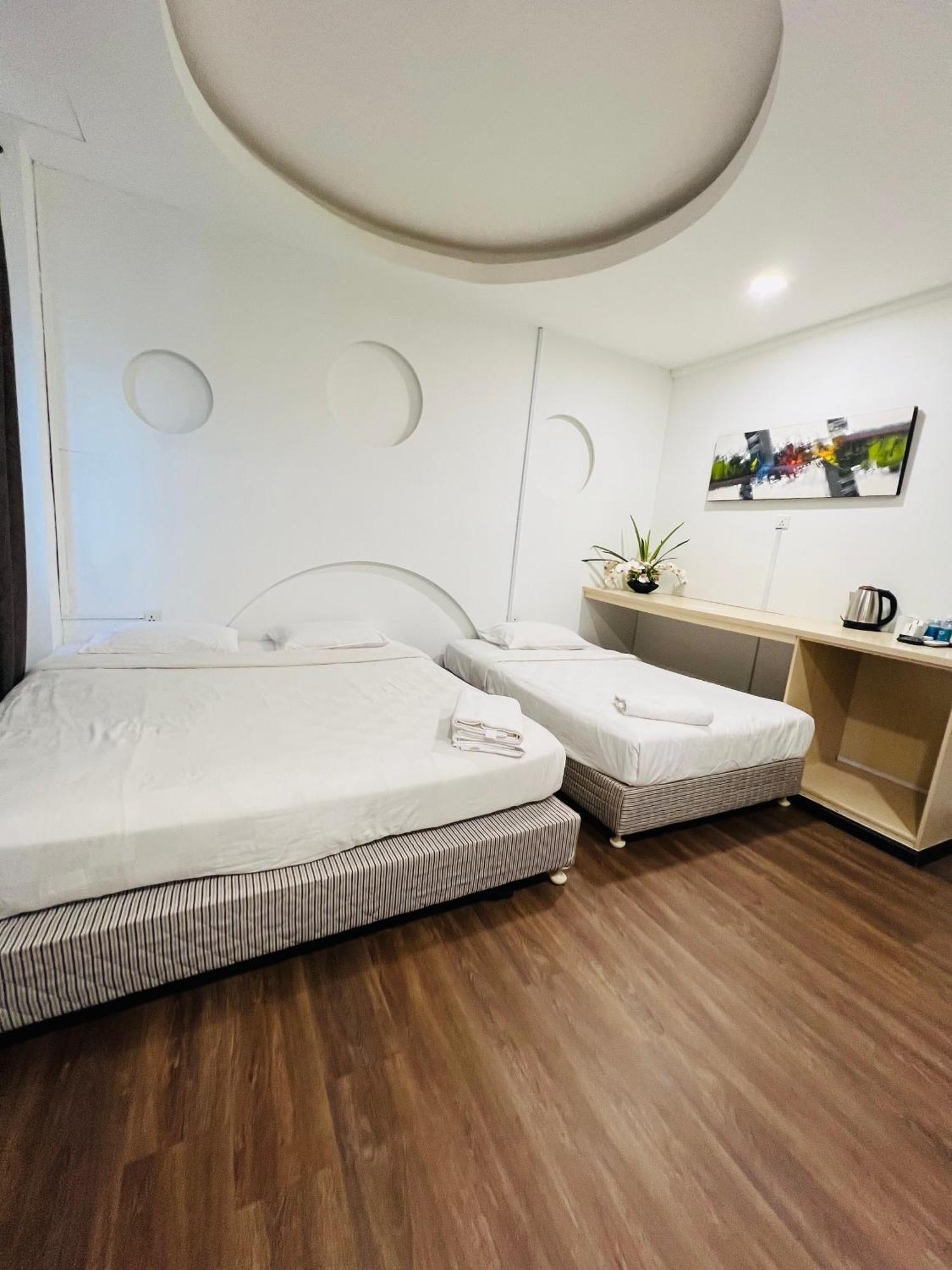 V Hotel Melaka ภายนอก รูปภาพ